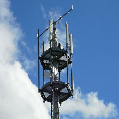 11 17 23M Space Efficient Monopole เหล็กชุบสังกะสีแบบท่อกลางแจ้ง 5G 4G Wifi Compact Communication Tower