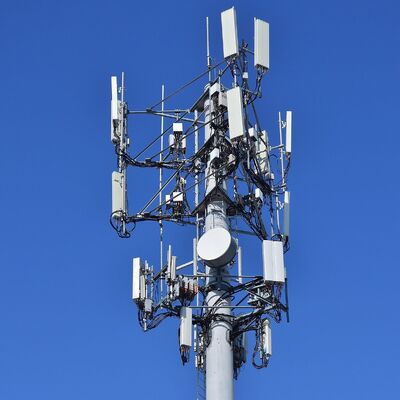 20M 30M IP68 ทนต่อการกัดกร่อนของ Monopole Tower ปิดผนึกสำหรับพื้นที่หมอกน้ำเค็มชายฝั่ง