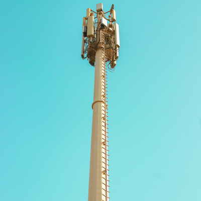 15M จุ่มร้อนชุบสังกะสี Monopole Tower Climber ภายในสำหรับย่านการค้าในตัวเมือง