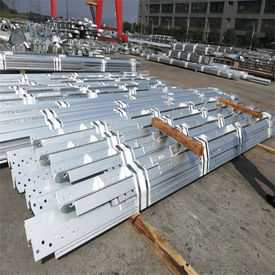 40 เมตร โทรคมนาคม Tower ผู้ผลิต แพลตฟอร์มการทํางาน Antenna Radio 3 Legged Angle Steel Tower