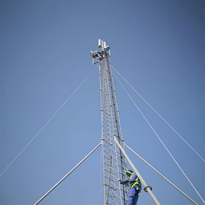 Gsm Outdoor Antenna Tower Telecom Steel Guyed Pole Tower 30m ตราสามเหลี่ยมสามเหลี่ยม ม้า