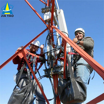 โครงสร้างเสาเหล็กสามขาแบบสามเหลี่ยมที่มีความลาดเอียงเท่ากันหรือลาดเอียงแปรผัน และหน้าตัดเหล็กฉากสำหรับสื่อสาร