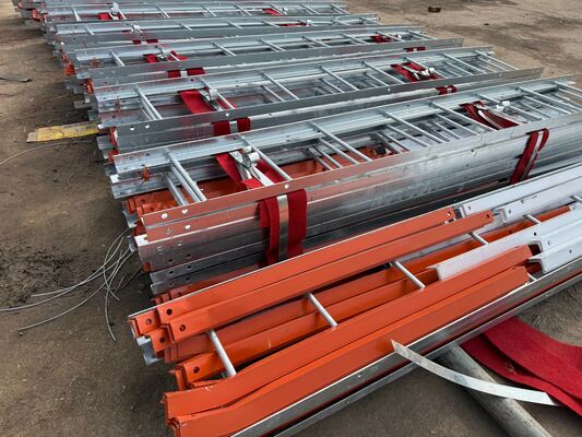 ทาวเวอร์สื่อสารไร้สายทรงสามเหลี่ยมแบบ 3 ขาพร้อมรหัสการออกแบบ ANSI TIA 222 และวัสดุเหล็กแรงดึงสูง