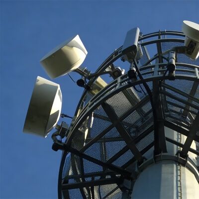 14 20 26M ขนาดกะทัดรัด Monopole เหล็กชุบสังกะสี Self Supporting Outdoor 5G 4G Satellite Small Area Telecom Tower