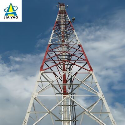 ป้องกันฟ้าผ่า 32M ทาวเวอร์เหล็กมุม 3 ขาสำหรับสถานีฐาน 5G ของสวนอุตสาหกรรม